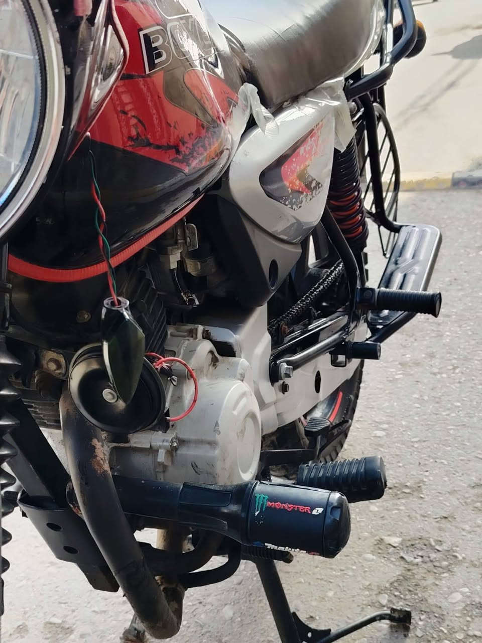 دراجه بوكسر 2023 شهر 9
دراجه ما بيها اي نقص كلها شغاله سرعه ومعدل مجفته قبل سبوعين دراجه ناعمه أوراقها كامله  سعرها 1150 وبيها مجال 
*********** واتساب
