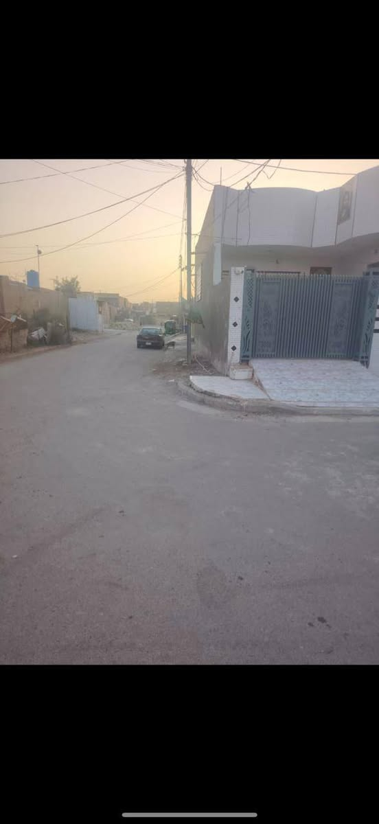 سلام عليكم بيت رقم  معامله كامله للبيع مساحه 180م البيت ركن ع شارع ٢٠ بناء حديث المكان حي الامام الصادق نهايت شارع دفاع المدني موقع كلش حلو الاستفسار ع هذا الرقم،  ***********
