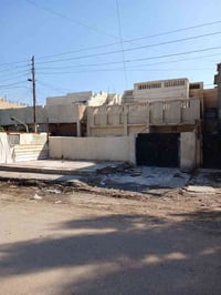 للبيع فقط بيت مساحه ٢٠٠ متر وجه ١٠ ونزال ٢٠ طابو صرف بسم واحد فقط طابق...