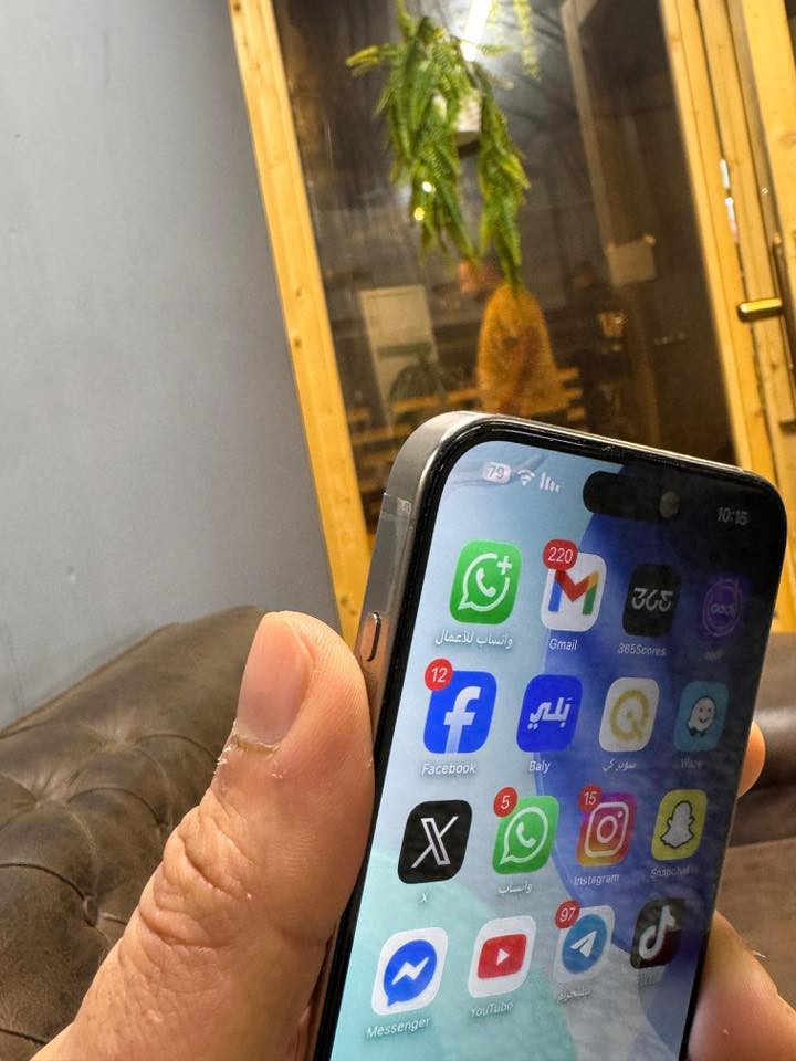 السلام عليكم ايفون 15 بروماكس ذاكره 256 بطاريه 85 جهاز وتر ممفتوح شرق اوسط بي من فوك شويه طبع ممبين السعر 980 وبي مجال بسيط مكاني بغداد الشعب ***********
