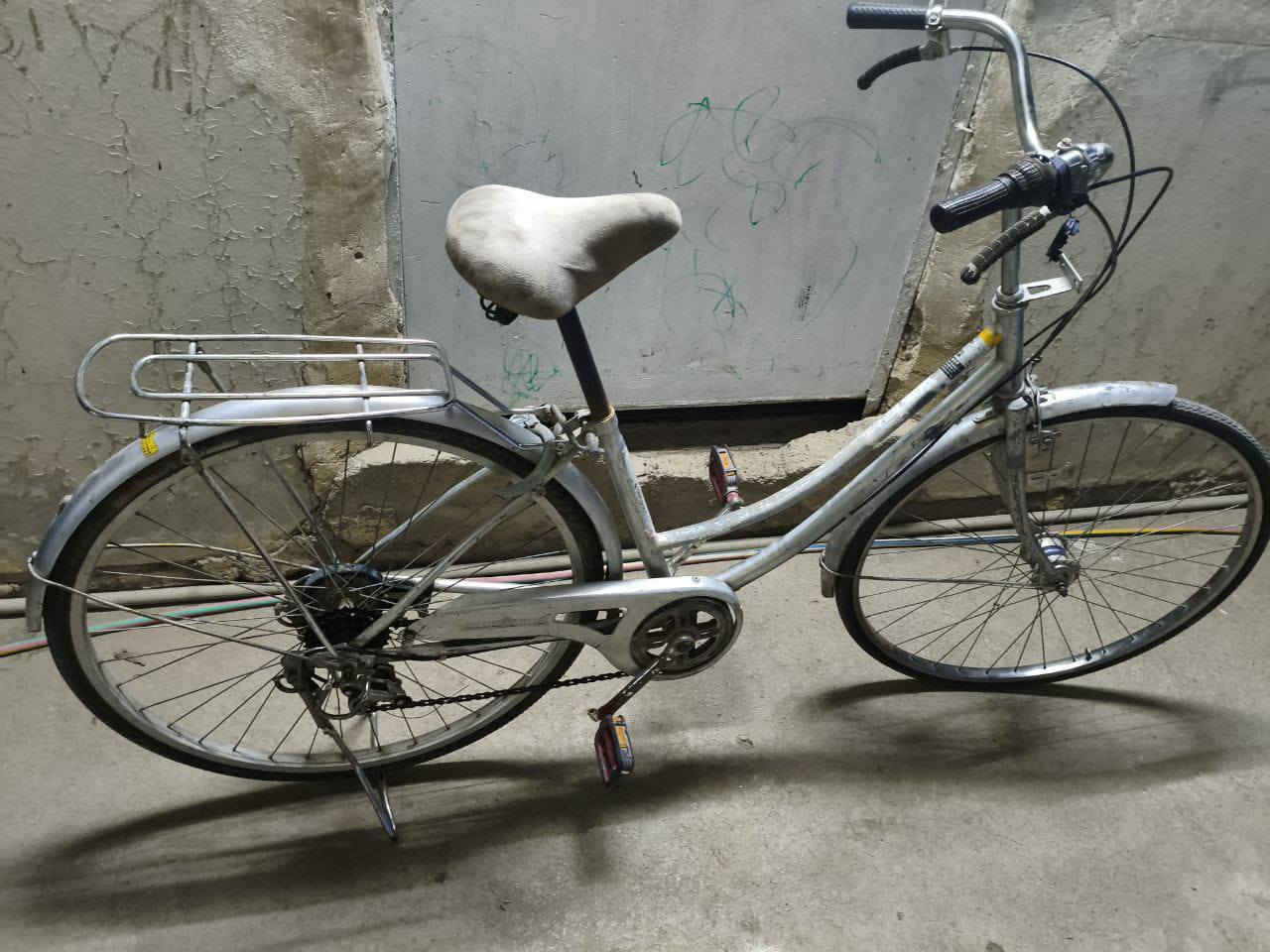 سلام عليكم باسكل ياباني نضيف عكرب شغال حساس شغال
موديل 2010
بريكال شغالات
السعر 70وبي مجال


**إذا كنت صاحب هذا الإعلان وتريد حذفه لأي سبب، رجاءا أرسل رسالة إلى الدعم الفني**