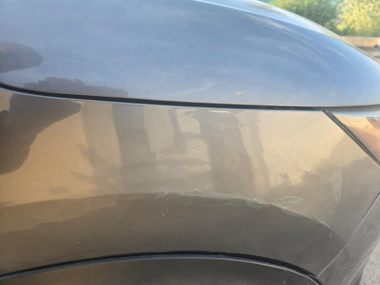 السلام عليكم
للبيع
نيسان روج سبورت 
مودي 2019
ماشية 92 الف مايل 
المحرك 2000 المرغوب 
اللون رصاصي فيلي 
رقم بغداد 
باسمي شرط تحويل وغرامة 
مواصفات 
تحكمات ستيرن 
شاشة كامرة بلوتوث واي فأي مداخل يو إس بي حساسات جوانب 
داخل اسود مميز 
كير ومحرك مكفولات 
؛ ايرباك برده فقط 
السنويه منتهيه
مكان السياره صلاح الدين / العلم
السعر 140 وبيها مجال
الاتصال على الرقم
***********
***********
