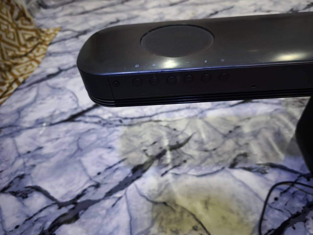 السلام عليكم، للبيع عارضة صوتية (Sound Bar) من شركة LG العالمية (موديل سلسلة SK/SJ الذكية). الجهاز ممتاز جداً لعشاق الأفلام، والألعاب، والمباريات لأنه يحول صوت التلفزيون العادي إلى تجربة سينمائية حقيقية.
السلام عليكم، للبيع عارضة صوتية (Sound Bar) من شركة LG العالمية (موديل سلسلة SK/SJ الذكية). الجهاز ممتاز جداً لعشاق الأفلام، والألعاب، والمباريات لأنه يحول صوت التلفزيون العادي إلى تجربة سينمائية حقيقية.المواصفات والمميزات:براند أصلي: من شركة LG المعروفة بنقاء الصوت.تقنية Dolby Atmos: يدعم الصوت المحيطي ثلاثي الأبعاد لتوزيع الصوت في كامل الغرفة.التوصيل: يدعم ومزود بمنافذ (HDMI / Optical / Bluetooth) لربطه بالهاتف أو التلفاز بسهولة.الحالة: مستعمل ونظيف جداً وشغال السعر 225 الف


**إذا كنت صاحب هذا الإعلان وتريد حذفه لأي سبب، رجاءا أرسل رسالة إلى الدعم الفني**