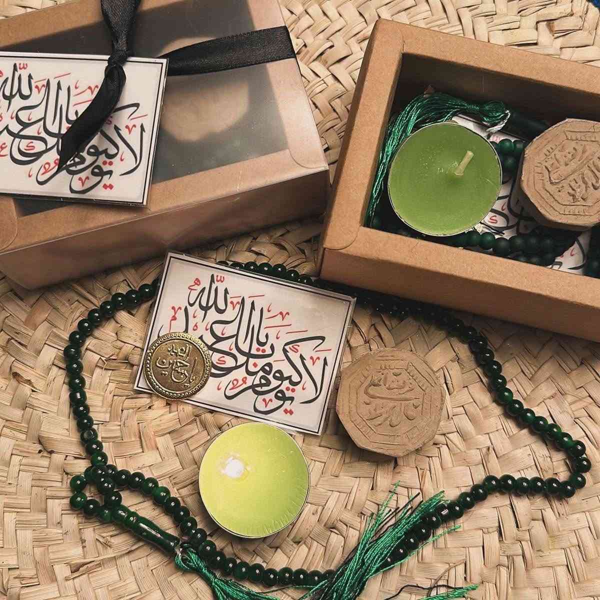 السلام عليكم عظم الله أجركم بحلول شهر محرم الحرام تتوفر لدينا كافه التوزيعات الشهر محرم وطباعه كافه انواع الاستيكرات وشهادات التقديريه والصور الفوتوغرافيه بدقه عاليه اسعار مناسبه مع توفير خدمة توصيل رقم الطلبات ***********
