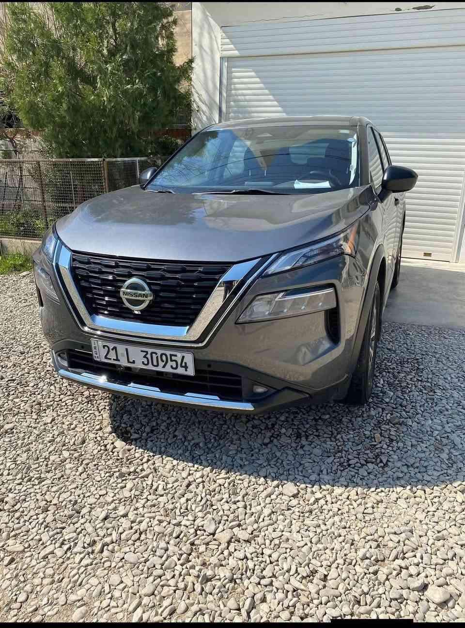 نیسان ڕۆک 
2021 
 چواربستۆن مەکینەدوو پۆینت پینج 
سەیارە کە بۆیاخی نیە 
دەعمی پیشەوەی گۆڕاوە بیلاد 
مواسەفات S
پینج مۆدی لی خورین 
دەبا ئەکسل 
ڕادار 
بابەتەکانی ئیل ئیدی 
سەیارە کە لە سلیمانیە ژمارە 
تەلەفون 
***********
واتسئەپی لەسەرە
