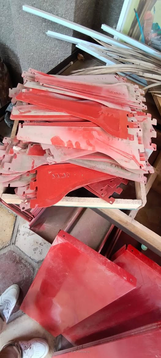 السلام عليكم
متوفر رفوف محل كلش نضاف 
اي استفسار الاتصال ***********
