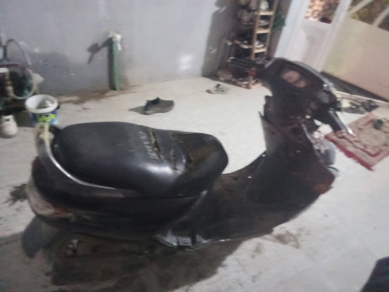 دراجه للبيع دراجه شغاله محرك جديد الله شاهد دراجه كلشي ماعيزه هندر سلف شغال كلشي بيه شغال دراجه صار شهر من اشتريته سعره 400 وبيه مجال حك الجيه العنوان نجف كوفه حي ميسان شارع الجامع رقم موبايل ***********
