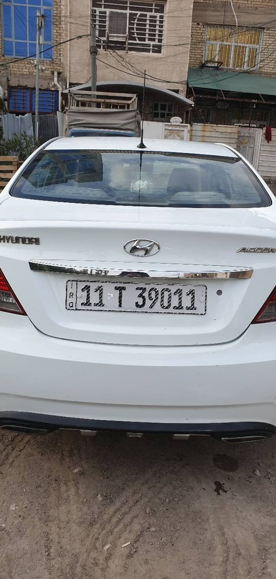 سيارة هونداي اكسنت 2012 خليجي محرك 1600 الشركة العامة تبريد تدفئة بيها صبغ بالدوسات وبارد بالجاملغ صفحة السايق بدون دواخل موجود عطل بالمحرك 
المكان البلديات 
رقم الاتصال ***********
السعر 95
