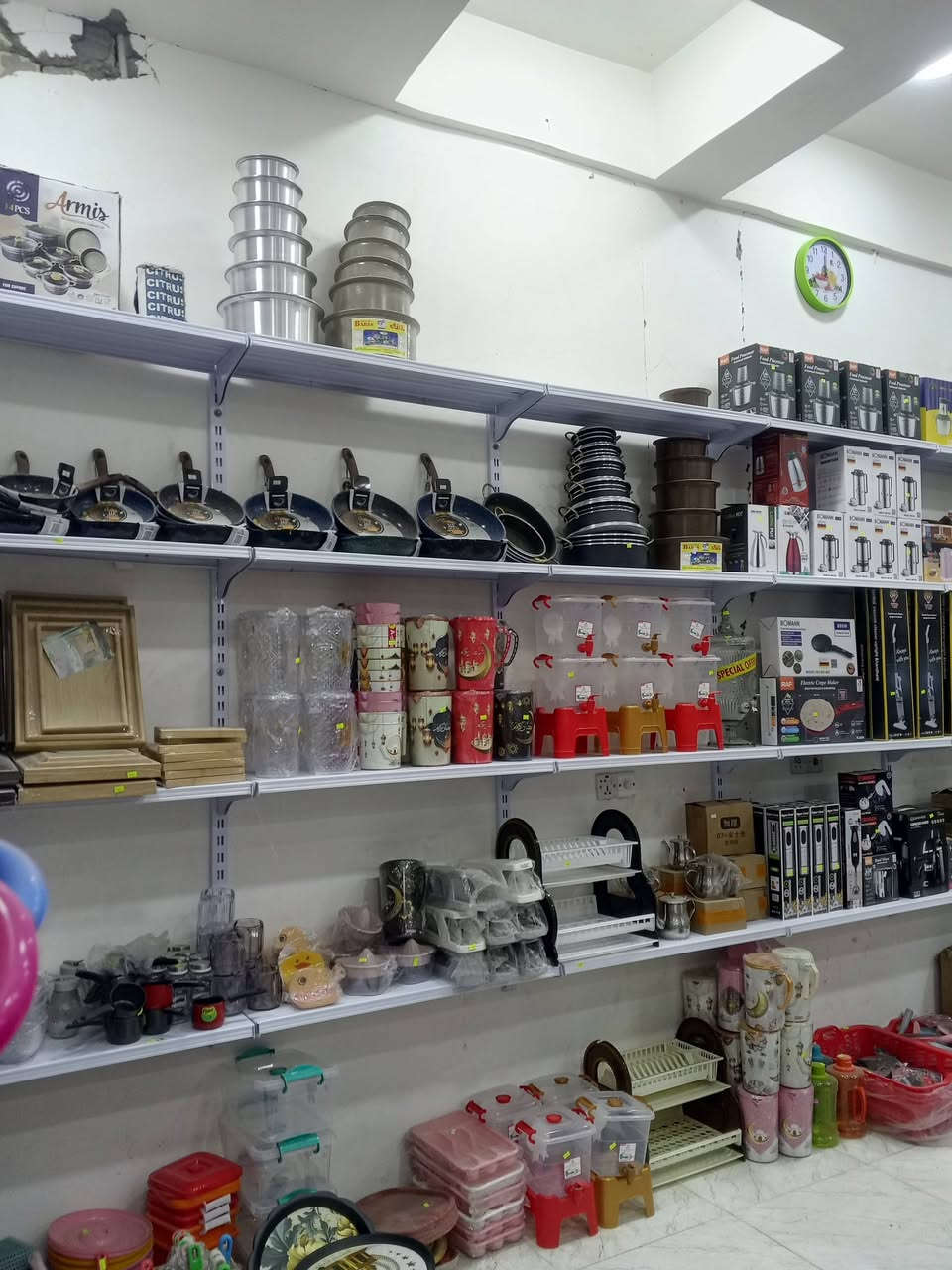 سلام عليكم غراض  تصفيه مال محل شلع غراض امواعين مواد كهربائية  حاجه بلف كلشي ابيعه شلع  حته لرفوف الشراء يجي خاص ونتفاهم عله السعر سعره كلش زين وهذه رقمي***********
