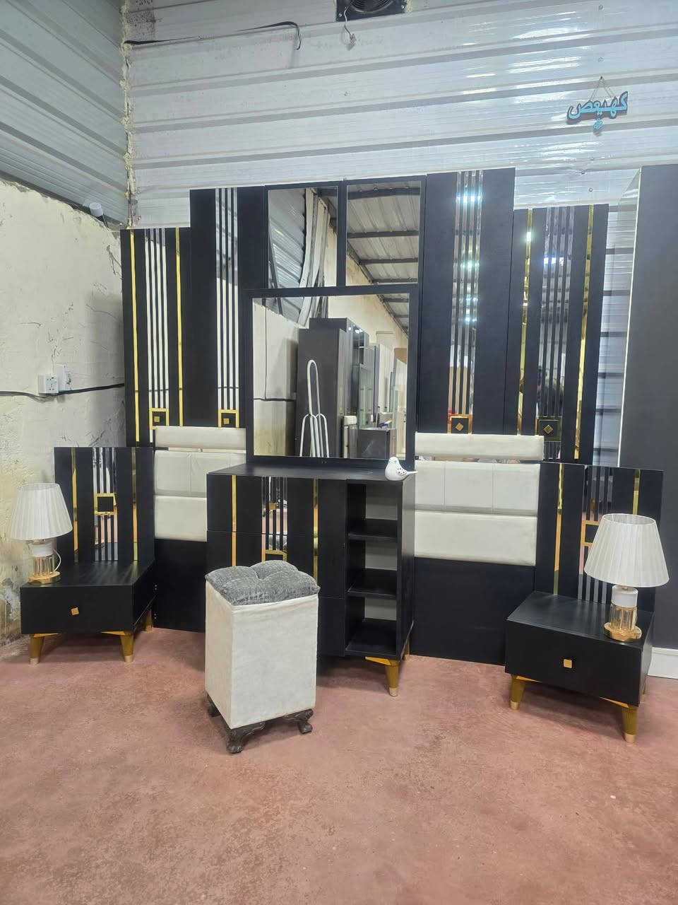 💎🔥 غرفة تركي مستخدم – 6 قطع كاملة 💎
💯 نظافة 95% |  نظام هيدروليك
الضهر بلوك
💸 السعر: 550قفل
🪛 شد مجاني + 🚚 نقل مجاني للحجز اخذ سكرين وتفضل واتس اب *********** تتوفر انواع الغرف
