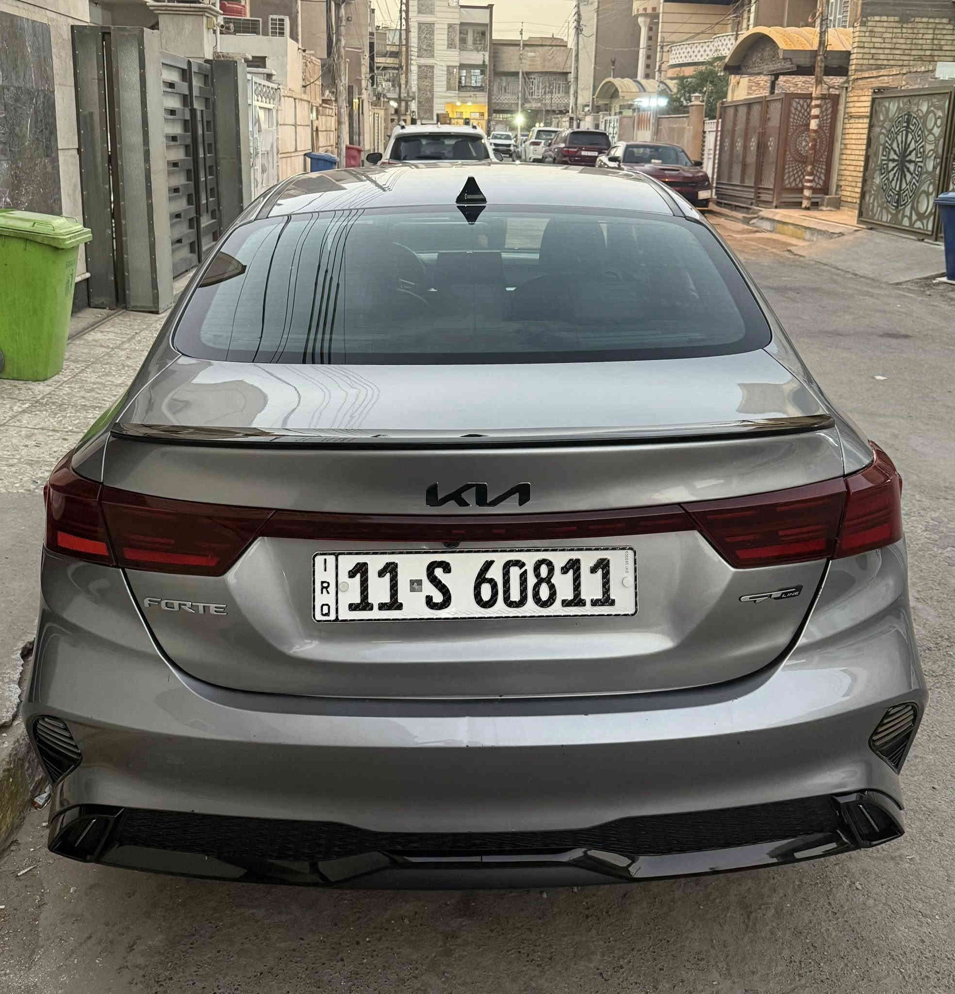 كيا فورتي 2023 GTline
بيع فقط فول مواصفات 1/1   

محرك 2000            

رقم بغداد باسمي ماشية 50.000 كيلو متر   

بصمة تشغيل عن بعد 

 سلايد روف 

شحن لاسلكي

سايد بريك كهربائي / اوتو هولد 

شاشة كبيرة كامرة 

ستيرن رياضي 

شفتات ستيرن 

كشنات جلد 

داخل السيارة مختم GT بكل مكان 

رادار 360 درجة تحديد مسار تنبيه تصادم نقطة عمياء 

ويل كب 19

لايت فول LED

بك لايت LED 

وبعد هواي مواصفات الفول

ضررهة موجود بلصور وضرر قبق الجنطه مصبوع والدعاميه نفس اللون 

السعر 170  وبيها  مجال مكاني بغداد

رقم الهاتف ***********
