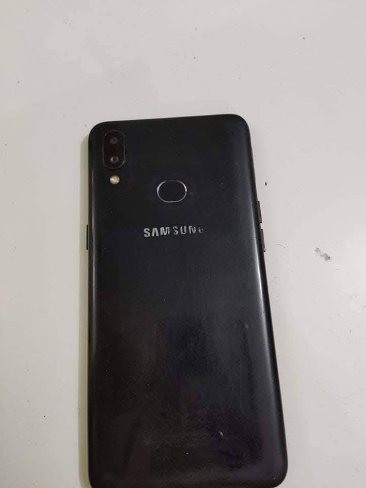 السلام عليكم  موبايل A10s للبيع استعمال قليل صوت عالي لون اسود بصمة صبع و وجه كامرة دقة متوسطة كامرتين امامية وكامرة خلفية أو مراوس حتلو اطي فرق مكان ديوانيه مركز


**إذا كنت صاحب هذا الإعلان وتريد حذفه لأي سبب، رجاءا أرسل رسالة إلى الدعم الفني**