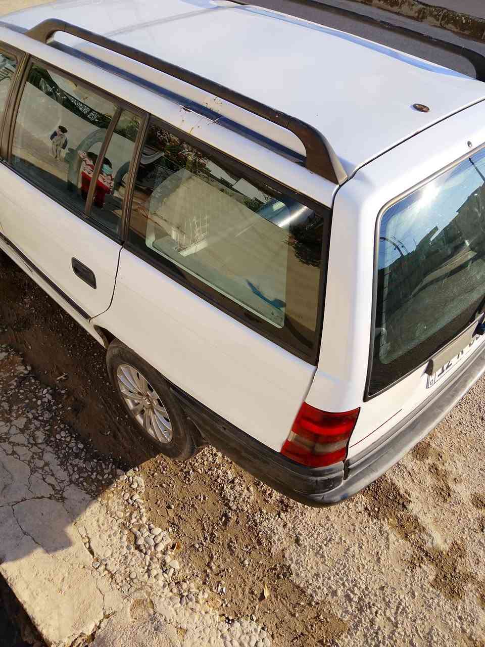 اوبل استرا 1992
محرك 16 
بي كابون بانزين
بي مكانات صبغ قليله 
قفل مركزي
تايرات جديدة
باتري جديد
محرك يصرف شوي
السعر 52ورقة 
للشراء والاستفسار ***********
