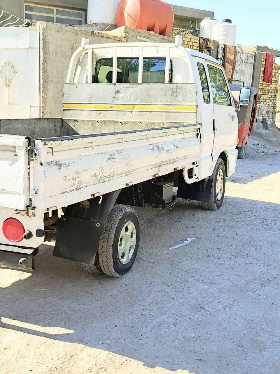 السلام عليكم كيا موديل 95 للبيع رقم بغداد سنويه لل 27 رقم شاص ما واضح مكاني مكان بابل يم الجامعه مال بابل***********
