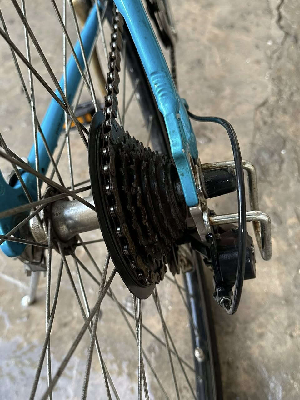 بايسكل رينو ست سرعات مابي ايشي نظيف تايرات جديدة البايسكل سليم من كلشي مابي اي نقص سعره 180 ومبي مجال بغداد المنصور 
***********
