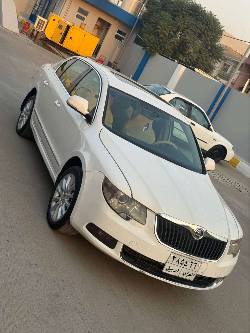 (***********) واتس ئاپى لەسەرە

Skoda super B 2012

خەليجى سفرى ئێرەیە و قەپات مواسەفات

(نرخى ٥٥ سافی  ١٧ خرامەی لەسەرە لەسەر کڕیار)

سەیارەکە ١ پارچەو نیوی سبوخه
بێ ناوگرتن بێ ئێڕباگ بە شەرت 

مه كينه ٢.٠ تۆڕبۆی ٤ پستۆنە 
٦ گێڕی مەرخوبە 

گێڕ و مەکینە و کارەبای بە شەرت 

سەنەوی بەسەرچووە ١٧ وەرەقە خەرامەی لەسەرە 

سەیارەکە بە ناوی خۆمە بە شەرتی وەکالەو تحویل دەی فرۆشم 

سەیاتەکە قەپات مواسەفاتە :- 
١-تۆماتیک 
٢-سلایت وە سلایتی تاقەشەمسیە بۆ زۆە شت بەکار دێت ئەو تاقە شەمسیە 
٣-کوشن هیتەر 
٤-سندوق بە دوو شێواز دەبێتەوە بە کاملی وە بەس سندوق 
٥-تحدید سورحە 
٦-ڤۆلیۆم 
٧-تراکشن 
٨-لایت حەدەسە زینۆن 
٩-فلجە ئەوتۆ 
١٠-هەر سێ جامی دواوە بیلاد پەردەیە 
١١- زۆر موقسەفاتی تر  

نرخيشى 55 سافی ١٧ خرامەی لەسەرە لەسەر کریار 

***********
سهیارەکە لە هەولێرە أربيل, العراق
