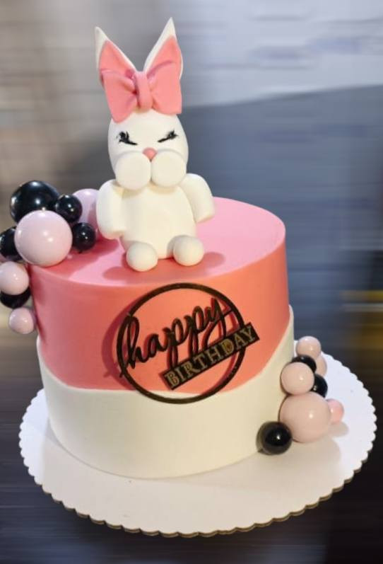 السلام عليكم
شيف كيك عام سوري متواجد في بغداد 
للتواصل ***********
