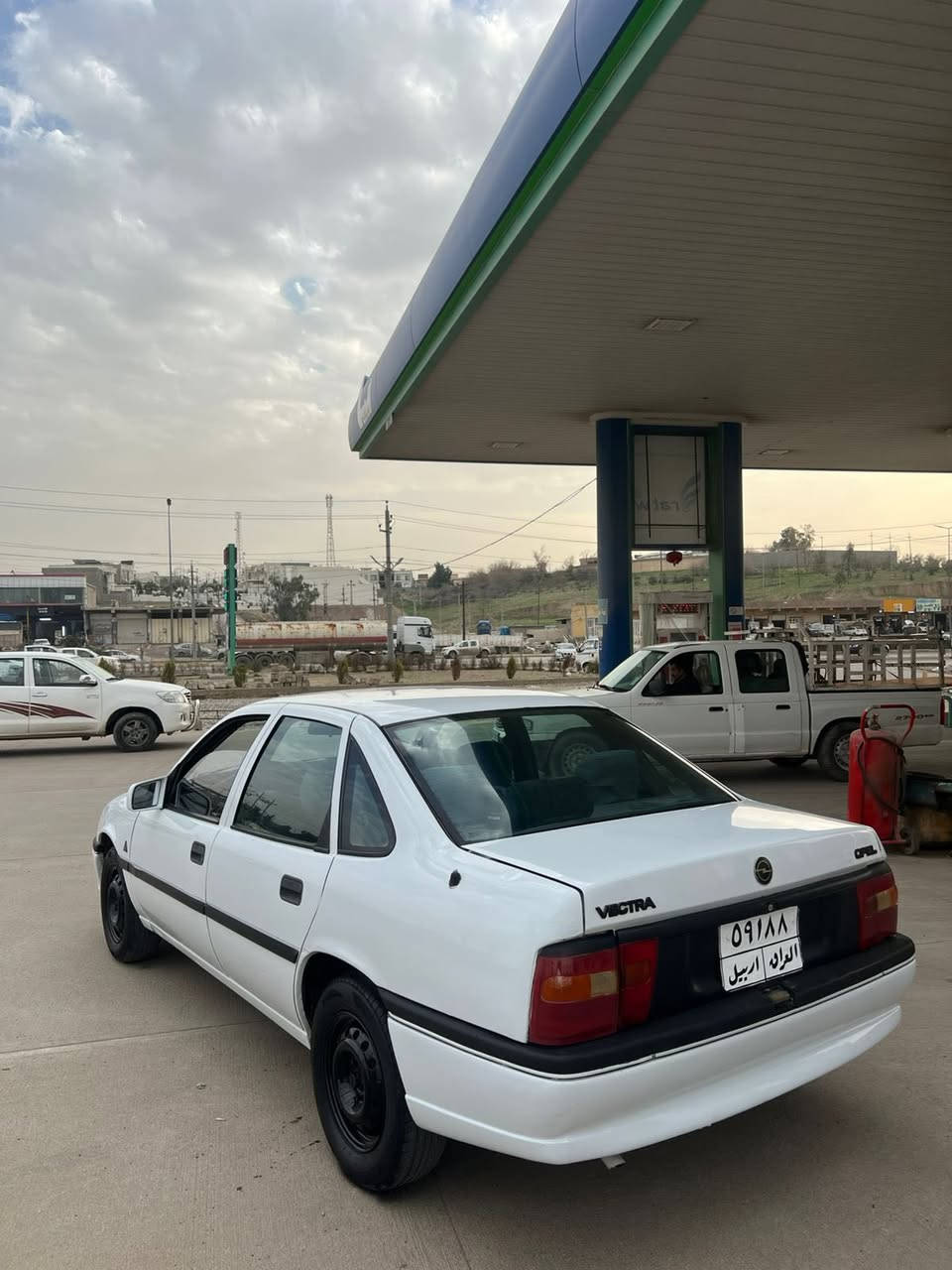 السلام عليكم ***********
أوبل فكترا موديل 1993  قطعه وحده صبغ فقط دواير و درسات هم بدون صبغ سياره جديده محرك 16 طايش عريض بور صدرها امامي و خلفي  جديد بطاريه جديده لايت زينون بدون دعم مكانها اربيل
