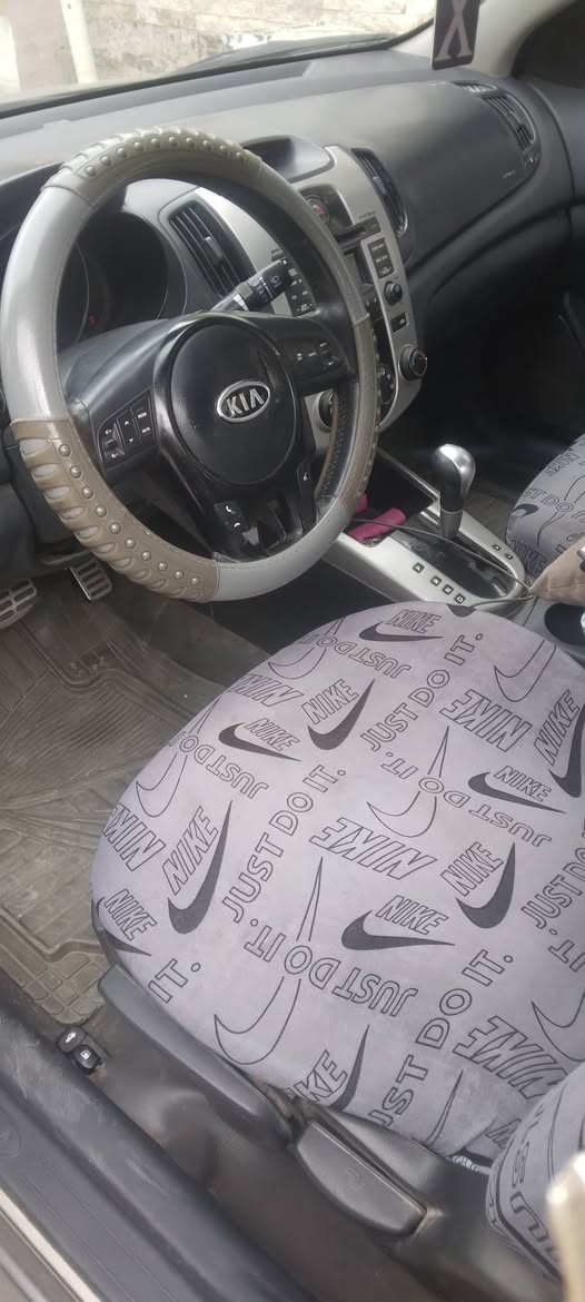 السلام عليكم
للبيع فورتي موديل 2010  
وارد امريكي محرك ٢٠٠٠
بدون صبغ فقط بارد قليل تبديل الباب والجاملغ الايسر فقط السعر   ٨٠ ورقة 
بي مجال بسيط للشراي 
***********
*********** واتساب
