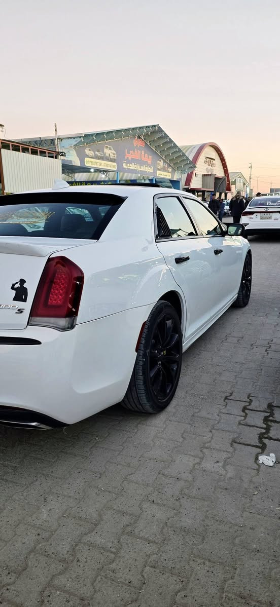 سلام عليكم اوباما موديل ٢٠١٧ بغداد باسمي مكان الديوانيه 
بدون ارباك بدون دواخل معروضه ب ١٩٨ ورقه 
حداديه امامي جديده ويل اس اراتي اصلي وتخم تاير فيتنامي 
ماشيه ١١٩ 
تفاصيل ***********
