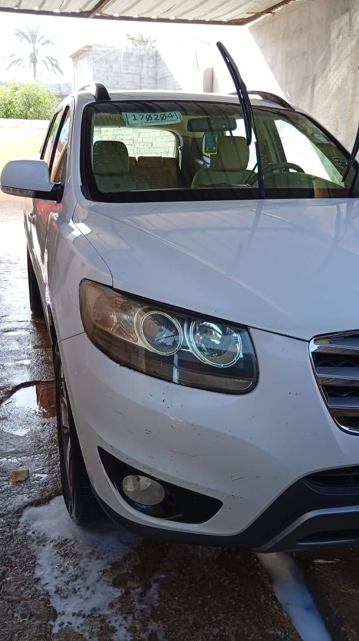 السلام عليكم سياره سنتافيه للبيع موديل 2012 سياره بدون ضربه بس بيهه صبغ بنيد او نص باب سياره جاهزه تبريد ثلج تحكم سترين محرك خير من الله حجم محرك 2400 مكان ديالى سراجق رقم الهاتف *********** سعر 145 بيه مجال او سونار موضح بل صوره
