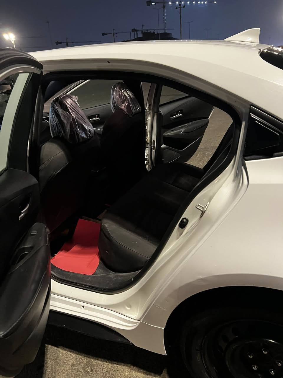 السلام عليكم 
كورلا ٢٠٢٠امريكي محرك ٢٠٠٠ رقم اربيل تريد وكالة تريد تحويل موصفات Se ترهم مراوس وترهم بيع نقد ١٣٥ وبيها مجال بيها جاملغ وبنيد موجودة صور لحادث 
***********
