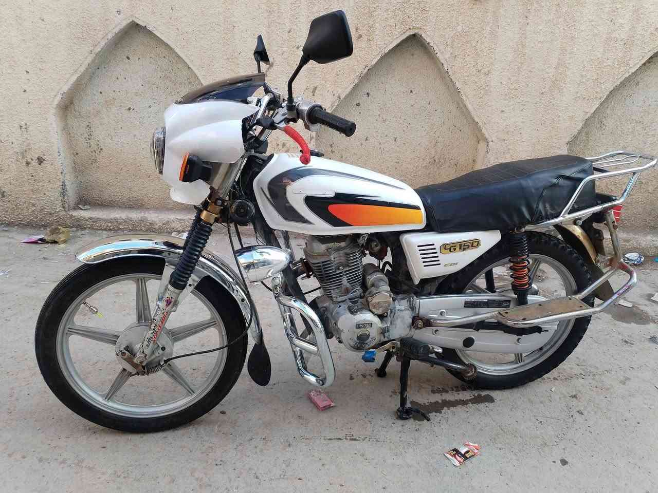 السلام عليكم دراجة جني عدل للبيع شغال خير من الله
أوراق اصولية منفيز
موديل 2009
السعر 450
الاستفسار ***********
