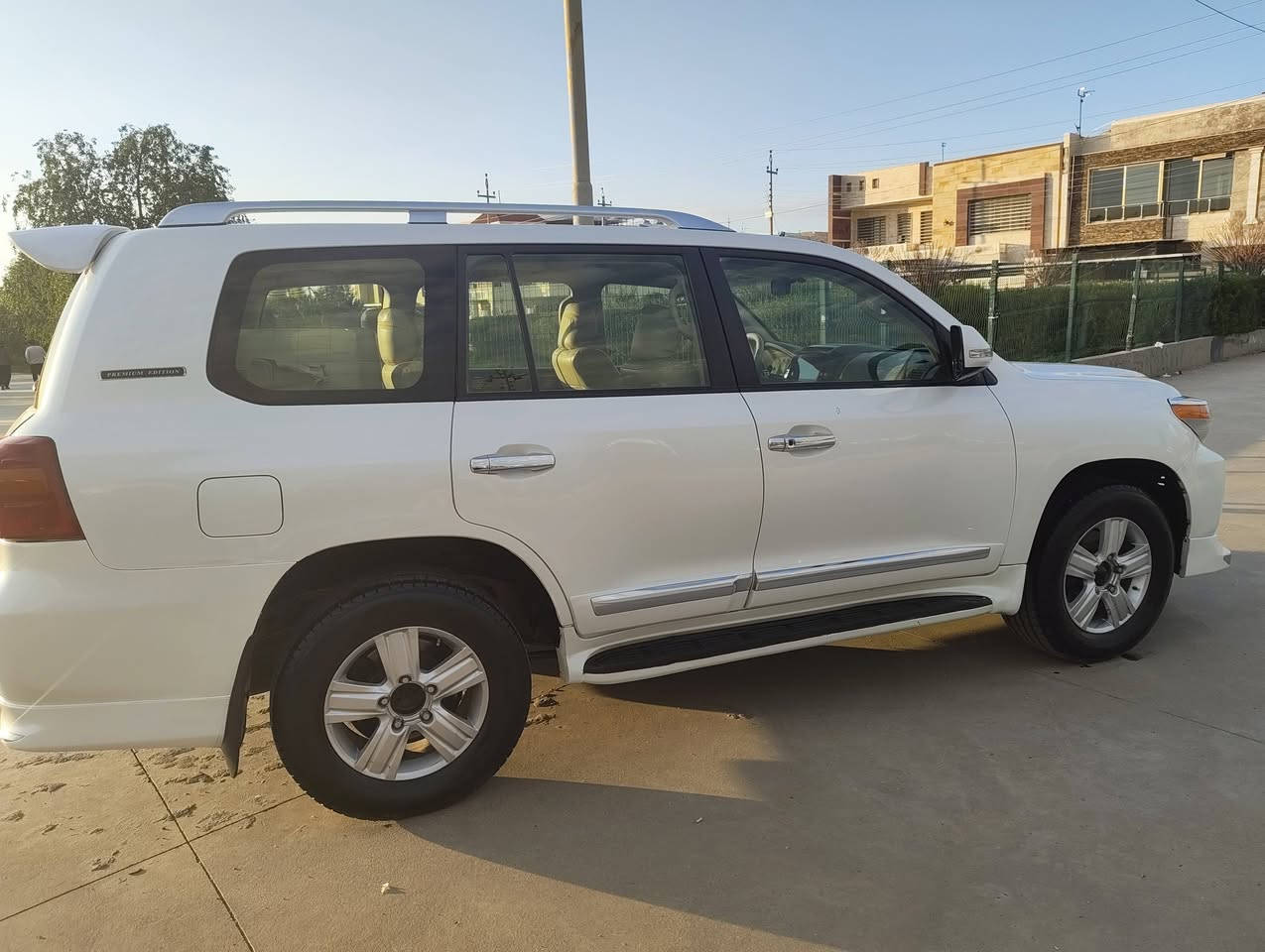 toyota land cruiser. وەنەوشە مۆدێل 2013 GX V8  4.6     
سێ جی تاعدیلە دۆسەی بستەک سبوغە
مەکینەی کرایتەوا کاسکێتی کرایتەوا 
 270 km سەیارەکی جوانە ماڵی دۆستە 
350$ مەجال 
0750 756 4797
0750 468 3357
