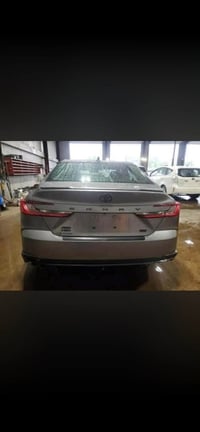 🚗 للبيع — تويوتا كامري 2025 SE PLUS هايبرد 🔥 موديل حديث جداً، سيارة اق...