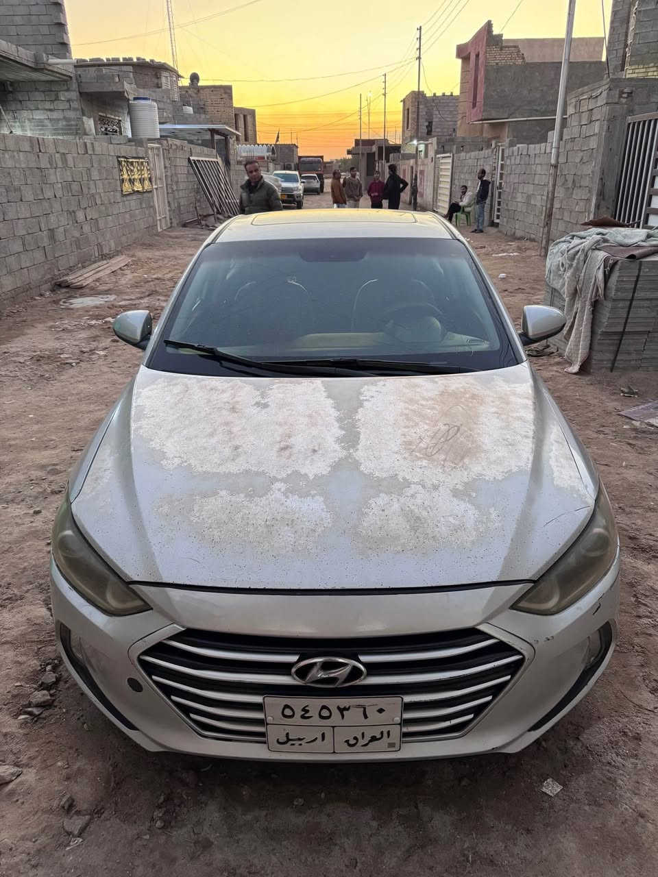 ألنترا 2018 وارد أمريكي فول مواصفات 1/1 
السيارة بيها صفحة كاملة باب وجاملق مبدل نفس اللون مال فتح وصارت بيها طخات وبيها جراد مثل ما واضح ب الصور  .كشر السيار واضح مثل ما بصور السيارة ماشية 83 
السيارة شمالية سنوية منتهية 
سيارة فتحة سقف 
بصمة تشغيل
***********
مكان السيارة شط العرب الكباسي البصرة, العراق
