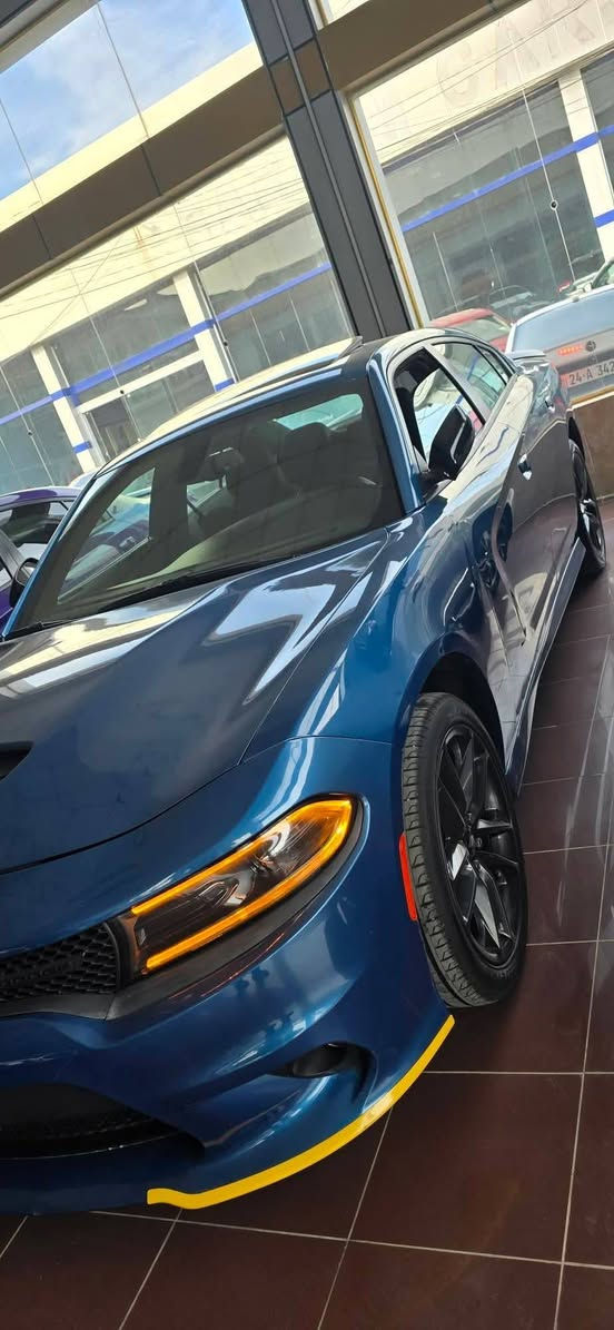 جارجر 2023 GT PLUS  ( الإصدار الاخير ) LAST CALL
6 سلندر فور ويل 
لون مميز بحري 💙 
ماشية 20 فقط 
بلاك ايدشن BLACK EDITION 

فتحة سقف ( سلايت )
شاشة كبيرة ابل كار بلي واندرويد اوتو 
سوبر تراك باك
تشغيل عن بعد 
حساسات خلفية 
سستم سماعات الباين 
كشنات تدفئة 
وضعيات قيادة سبورت وايكو 

بيها قطعتين صبغ...
( بدون شاصي وبدون دواخل )

كاتي بدون رقم تترقم شمالي ( اربيل دهوك سليمانية )

السعر :  150 
مكان السيارة واسط
*********** 
اتصال أو واتساب
