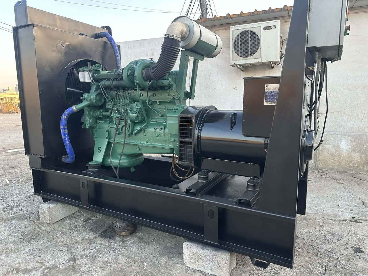 مولده فالفو 121توليد 250كيفي مكفول كفاله عامه مكينه استندر بالشرط مكانها اربيل السعر المطلوب58ومجال مولده جديده كامله للشغل ***********/***********
