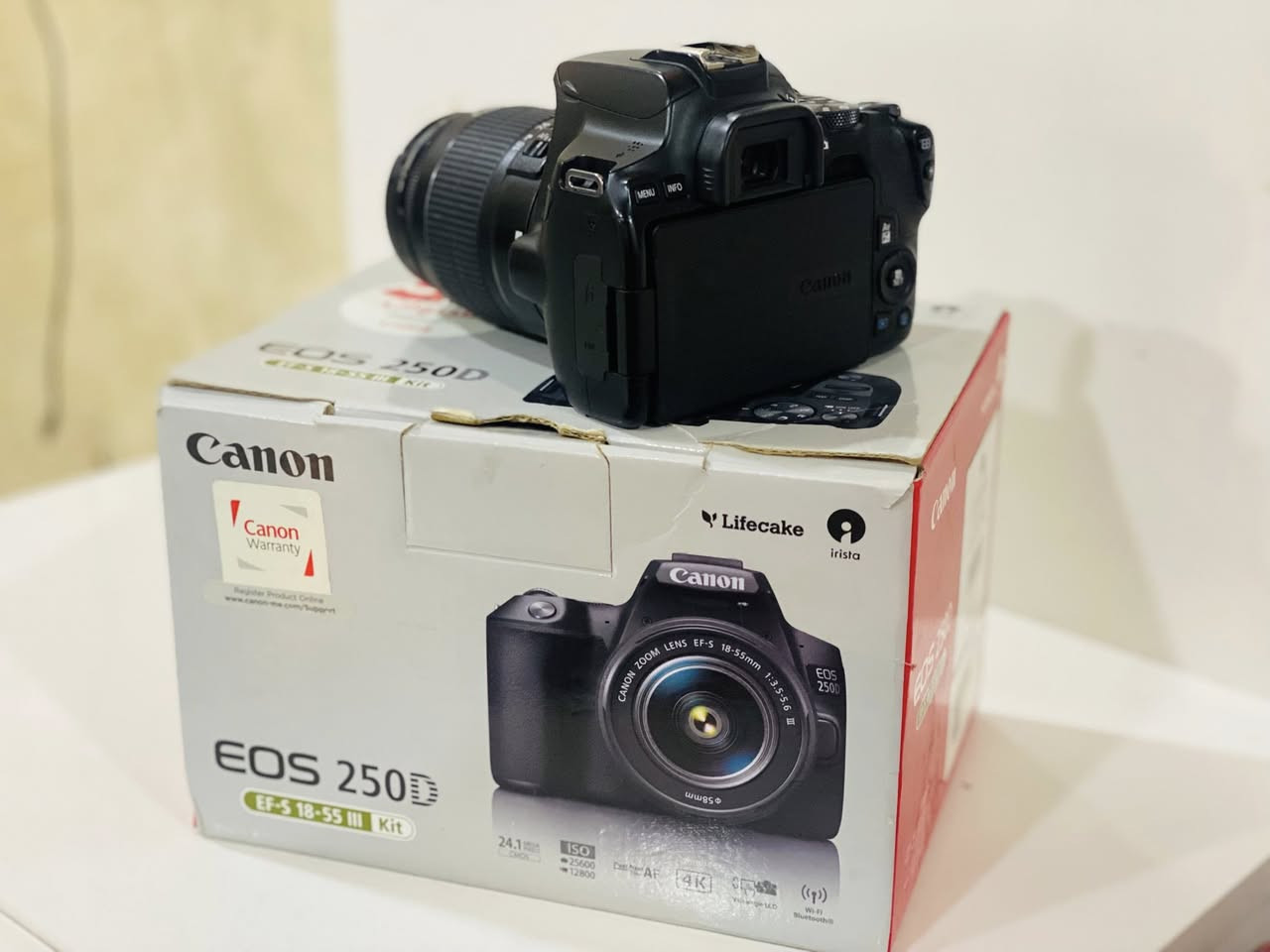 كانون D250
الكامره طك باكيت 
*********** 
السعر 600
