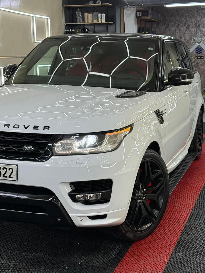 ⚔️RANGE ROVER - SPORT- AUTOBIOGRAPHY⚔️
السعر 27 الف 

📦رانج روفر سبورت دايناميك 2014🪬

وكالة شركة سردار  و مكفول كفالة عامة  

للاستفسار اتصل :- *********** 📞

مكان السيارة :- بغداد 

الموديل :- 2014 

اللون :- ابيض سقف اسود 

المحرك :- V8 بانزين سوبرجارج المرغوب 

العداد :- 100 الف حقيقي 

المواصفات فول فول 

:- بصمة :- بانوراما :- سقف كنتارا :- كاميرا 360 درجة :- رادار جانبي :- جكات  :- ابواب سحب :- صندوق جك :- دوسات كهرباء :- فور ويل 4✖️4 :- ستيرن تدفئة :- كشنات تدفئة + تبريد :- 3 شاشات :- كشنات جلد احمر :- كشنات الخلفية تدفئة :- لايتات زينون :- حساسات:- نظام صوت Meridian 

وبعد بيها المواصفات المعروفة 

السيارة جاهزة وبشرط 

عليه ادامه من كل النواحي برغي مابيه نقص 

تراي مال زيرو شرط الفحص 

رقم سليمانية تحويل او وكالة
