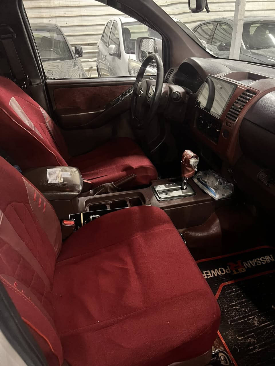 مكفوله من الصبغ بيها رصعات وخدوش محور كير ومكينه vvvt 2700
مذكور ذالك في السنويه رقم بغداد الجديد باسمي تحويل مباشر مكاني البياع 
2011
السعر 110$ 

***********
