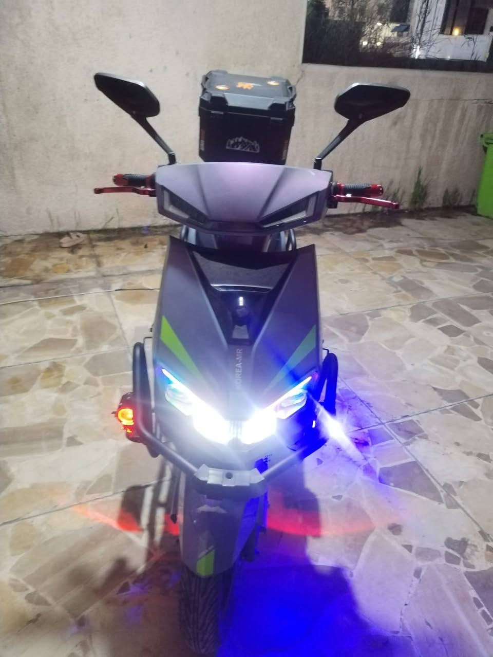 سلام عليكم عندي دراجه شحن جديدة 2026 صار عاشر أيام من اخذته الملف 2500 اليريده يتواصل وياي عل واتساب الرقم  ***********العنوان بغداد
