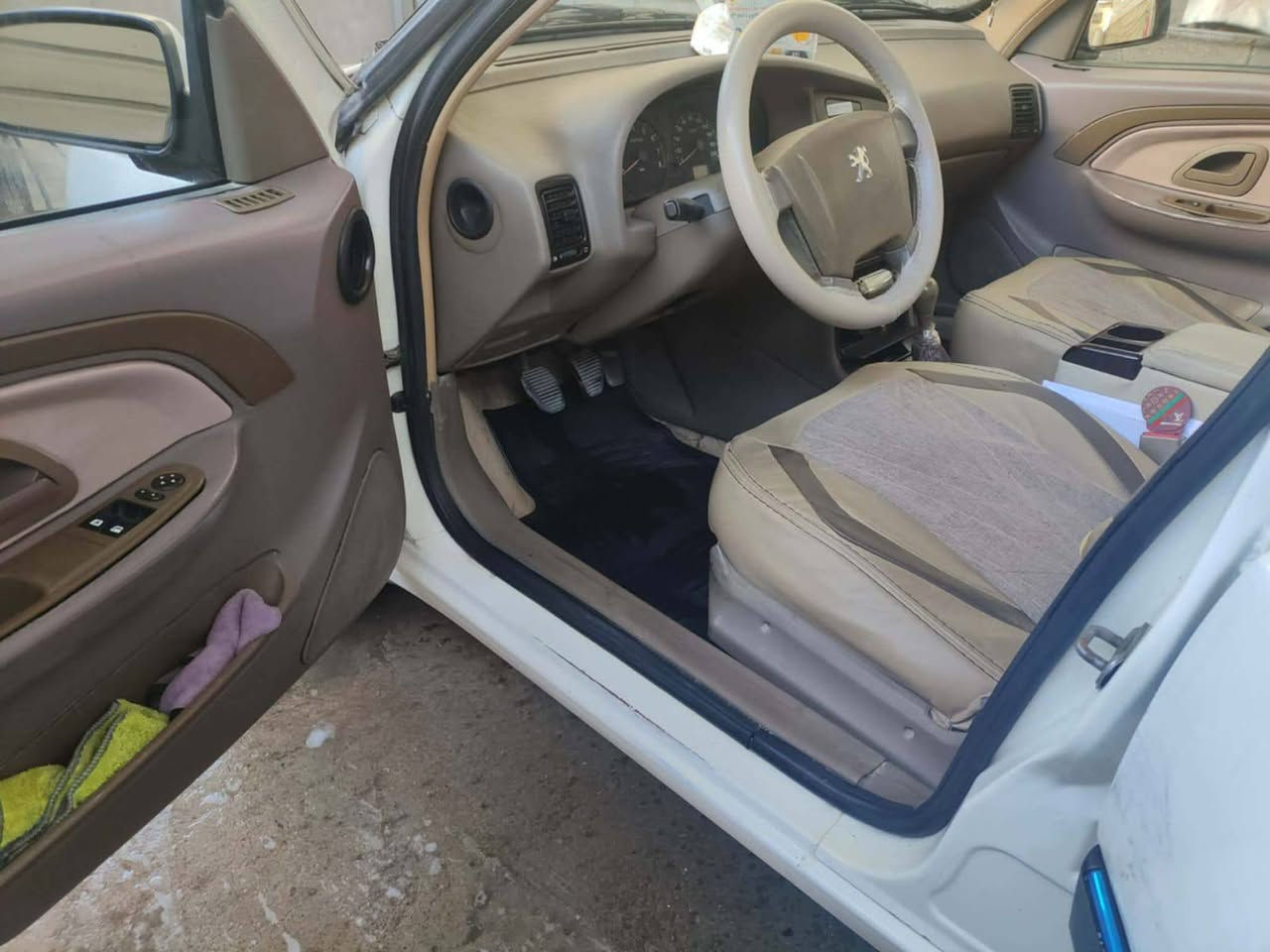 بيجو 405ابيض السياره محرك  1800فرنسي بلادي لوحات اصدار جديد مكفوله من الحادث والصبغ السنويه ل 2031السعر52المكان كربلاء ***********
