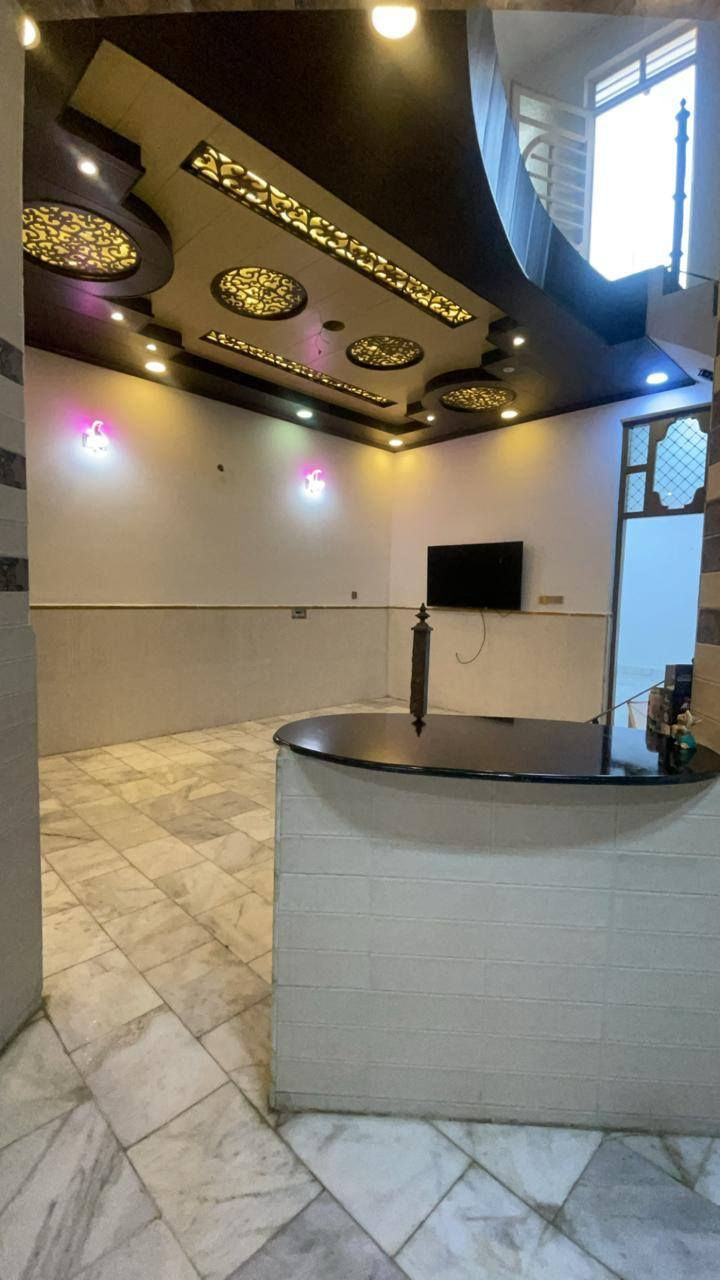 السلام عليكم ورحمه الله وبركاته 

بيت مساحه 150 متر الموقع حي الحسين 

تفاصيل البيت كما موضحة في الصور

__________________________________________________
لمعرفة المزيد من التفاصيل فيرجى التواصل معنا من خلال الرقم التالي:-***********  
او من خلال صفحاتنا على مواقع التواصل الاجتماعي أو زيارة مكتبنا الكائن الفرع الاول في بابل ناحية ابي غرق قرب صيدلية الوالدين الفرع الثاني بابل ابي غرق حي ابو أسد 
* مكتب اهل الحي  فرصتك للحصول على المكان المناسب في السعر المناسب
