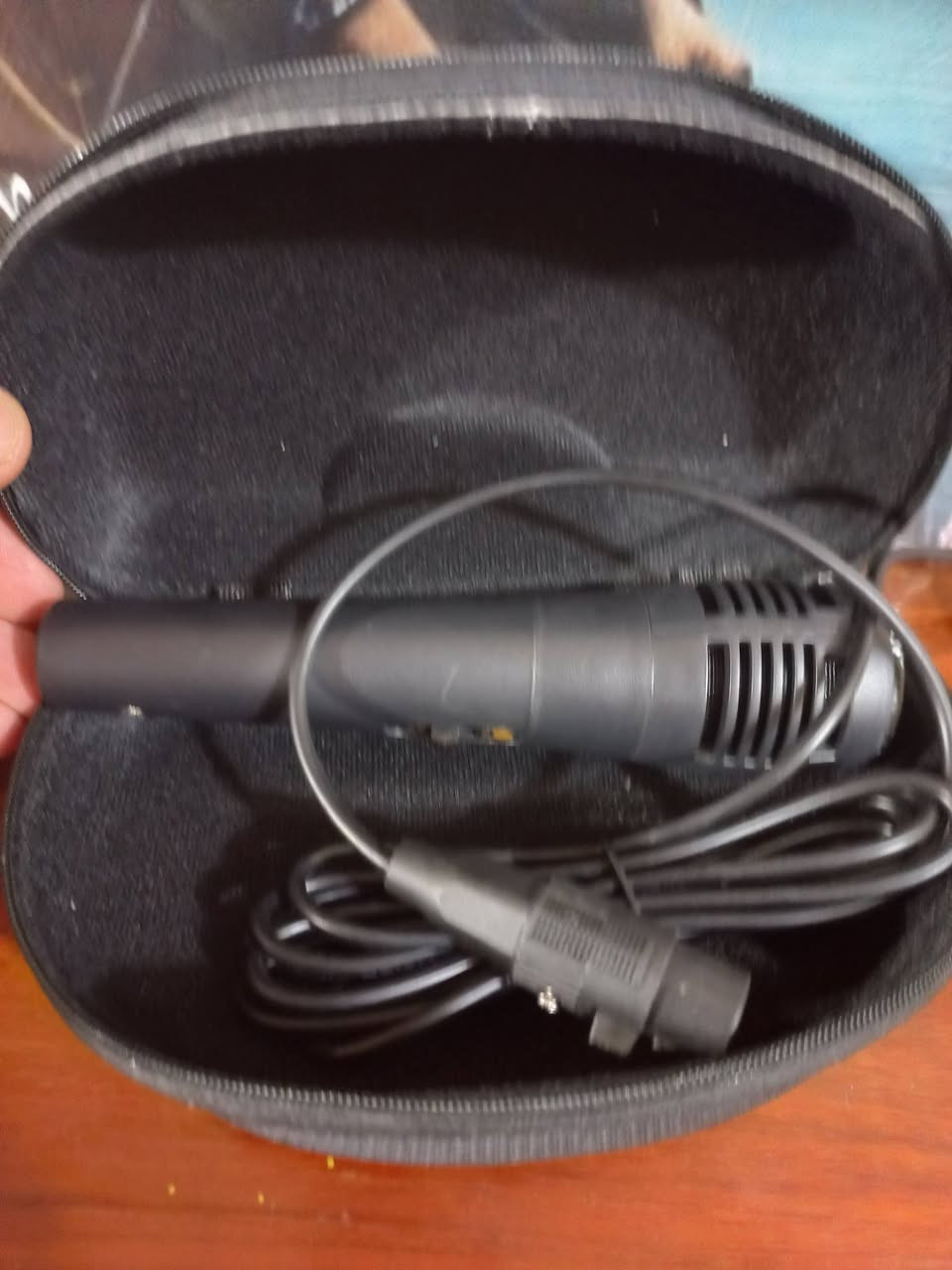 أغراض جديدة للبيع يوجد لدينا لاقطة/ وتدفة يد /راديو على الكهرباء +باتري قلم /وشاحنة ساعة الاتصال على الرقم ***********
