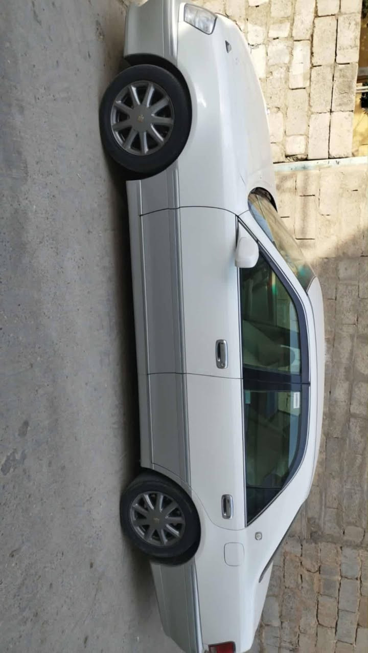 مه ليكه موس موس موديلي ٢٠٠١ مه كينه ديفوري بجوك  ٤ جام كاره باي داشبول دوبه ي به كلايت كريستال ناوزه رد يه ك دوكمه شاشه كيرو مه كينه و ته بريتي ساردو كه رمي و ته قه و ره قه ي  به شه رت هايدرؤليكو مه سفي كيرو رون و فلته ري تا زه كوراوه سه ياره كه هيج مه سره في تيانيه مالي دوسته ٢ بارجه و بستيكي بوياخه هي ئه وروبا سه قفي شوشه ييه تايه و ويلي نه جمه ي لوكي له زيرايه سعري ٤٨ كه لاو مه عامه له
***********
***********
