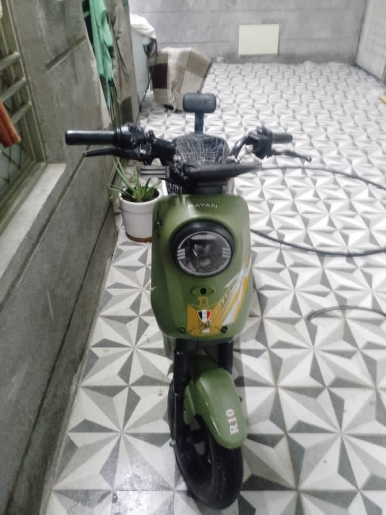 دراجة R10 البيع مديل ٢٠٢٥ دراجة بطاريات جديد قبل سبوع شادهن  سعر ٣٧٥ بيها مجال 
استفسار *********** بي وتساب بغداد حي الجهاد مكاسب
