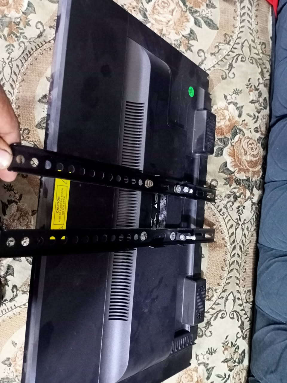 شاشه للبيع 32 تشتغل كهرباء 12 فولت على الباتري الاتصال على هذا الرقم ***********
