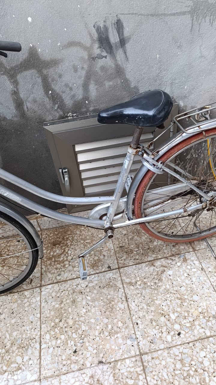 السلام عليكم ورحمة الله وبركاته
🚲 بايسكل جبلي حجم 26 نظيف جاهز للاستخدام 
*********** واتساب
