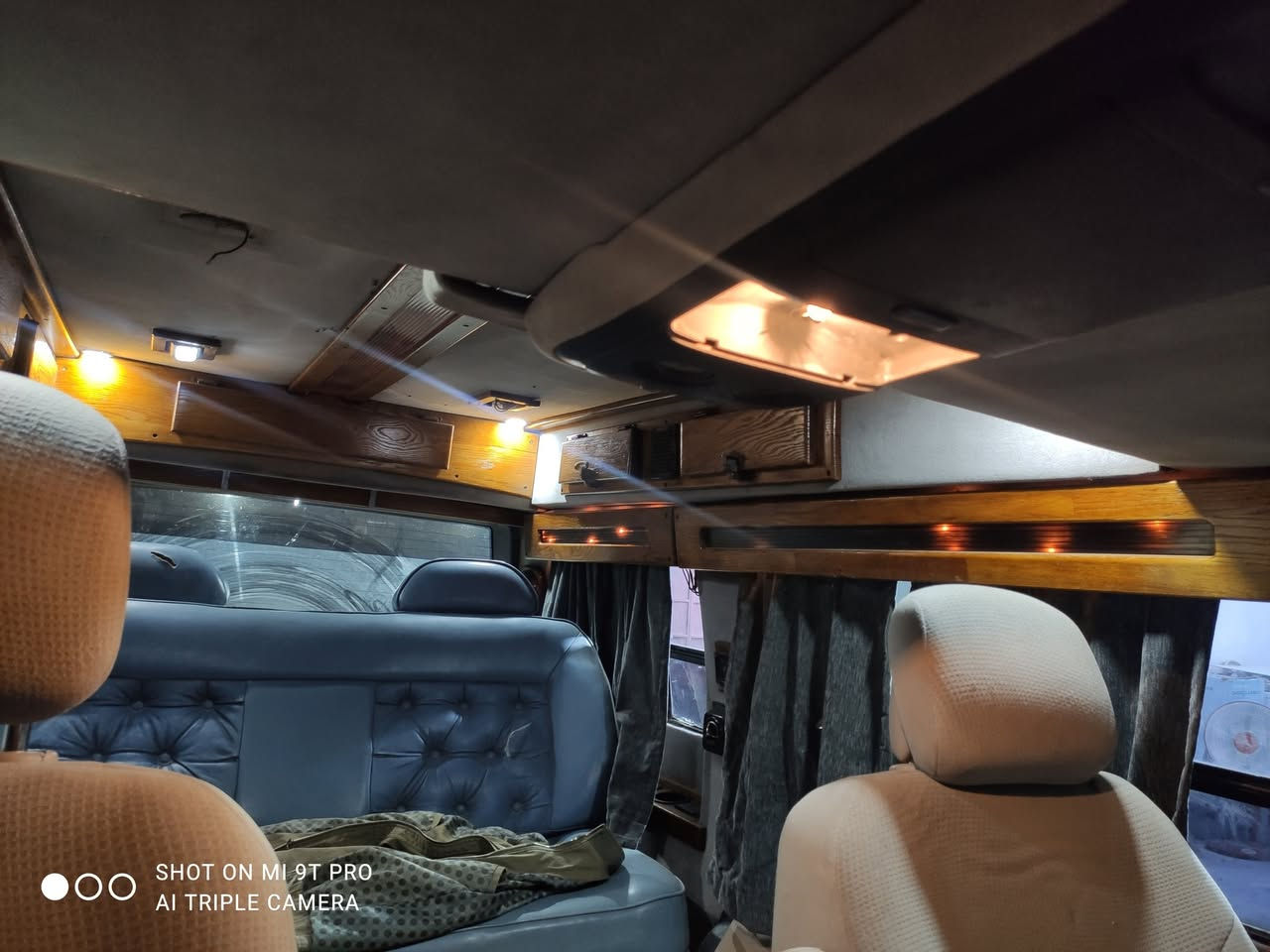 السلام عليكم. فان استرو  للبيع  45.مكانه بالبصره  ‏‪0770 623 2167‬‏
هذا رقم راعيها.  انه مكلف بالنشر.
