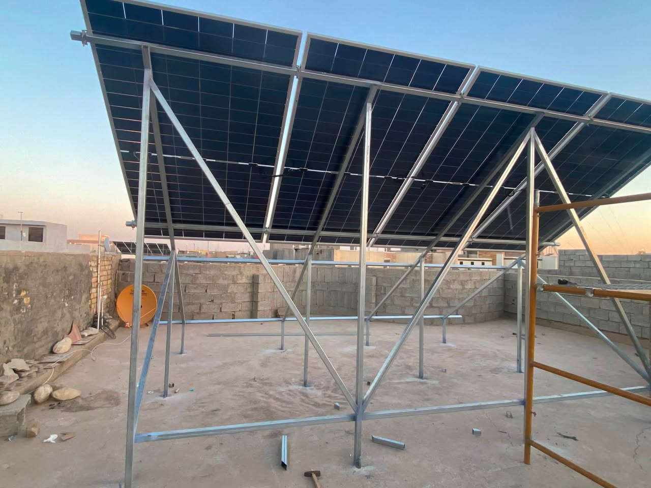 ️ منظومة طاقة شمسية متكاملة من VOLTIX ☀️
استمتع بالكهرباء المستقرة وقلّل اعتمادك على المولدات والكهرباء الوطنية مع منظومة عالية الجودة بضمان استبدال لمدة 10 سنوات.

🔋 مواصفات المنظومة:

✅ انفيرتر POMEGA Hybrid بقدرة 5KW
✅ بطارية ليثيوم POMEGA بسعة 20KWh
✅ 8 ألواح JINKO قدرة 725W للوح الواحد
⚡ القدرة الإجمالية للألواح: 5.8KW

✨ مميزات المنظومة:
✔️ تشغيل الأحمال المنزلية بكفاءة عالية
✔️ شحن سريع واستغلال ممتاز للطاقة الشمسية
✔️ بطارية ليثيوم بعمر تشغيلي طويل
✔️ مراقبة وتحكم ذكي عبر التطبيق
✔️ مناسبة للعمل أثناء انقطاع الكهرباء

🛡️ ضمان المنظومة: 10 سنوات استبدال

📞 للاستفسار والطلب:
***********

VOLTIX
⚡ حلول متكاملة للطاقة الشمسية • الإنشاءات • الأعمال الكهربائية • المنازل الذكية

#الطاقة_الشمسية #POMEGA #JINKO #VOLTIX #طاقة_نظيفة #Hybrid #SolarEnergy #العراق
