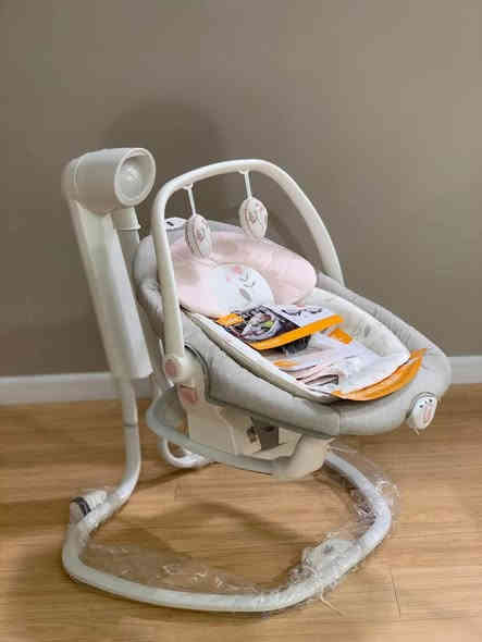 كرسي هزاز ياباني اصلي السعر 100 الجديد مالته،سعره 250 للتواصل***********
