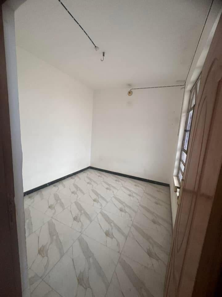 بيت للبيع طابو صرف نجف حي ميسان
.........
قطاع. ٢٣ المساحة. ٤٠ متر طابقين الطابق الاول استقبال صحيات ومطبخ
الطابق الثاني غرفة وصالة 
للاستفسار ( ***********)
