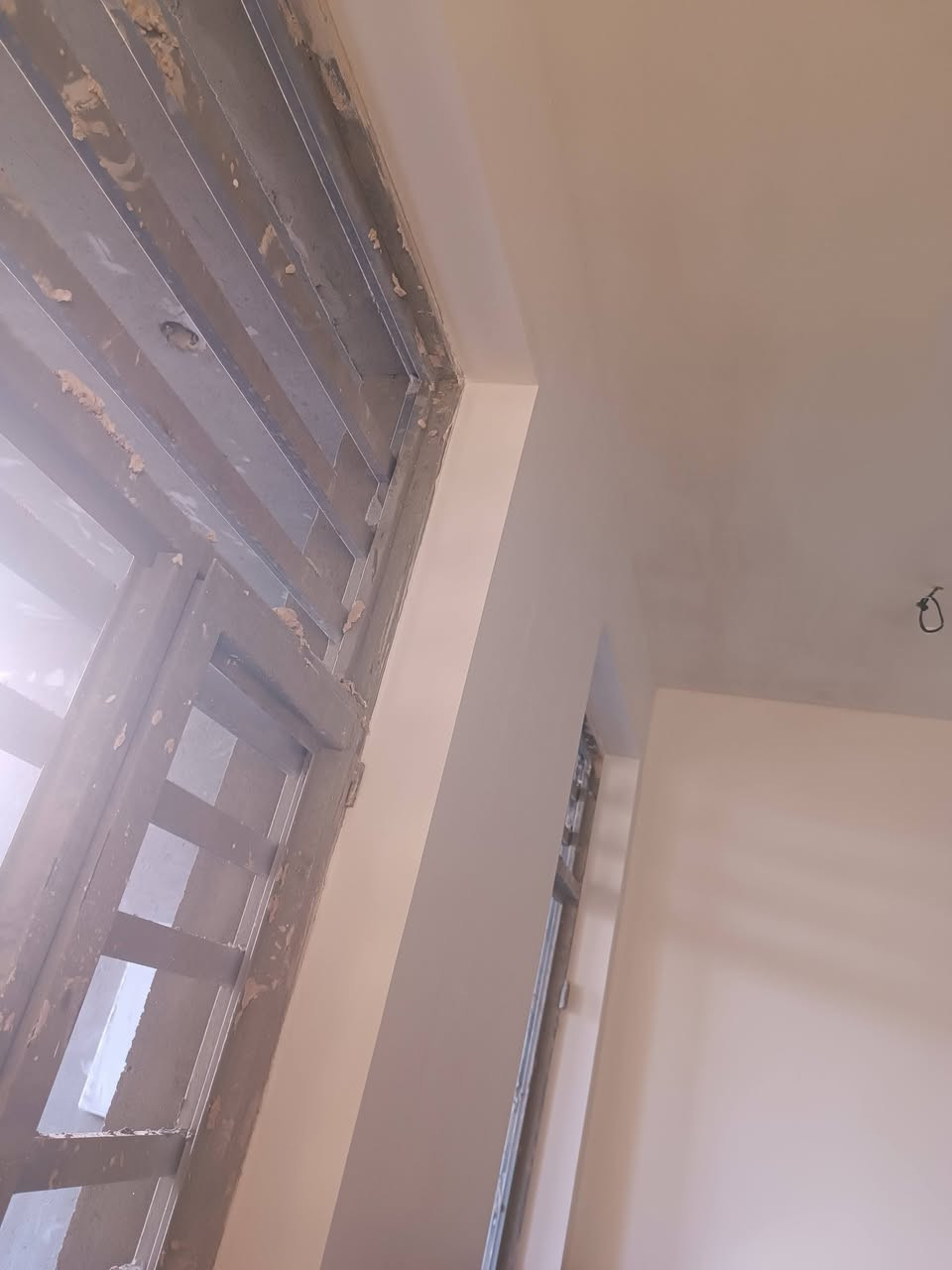 سلام عليكم خلفه جص و بورك متفرغ واتساب ***********
