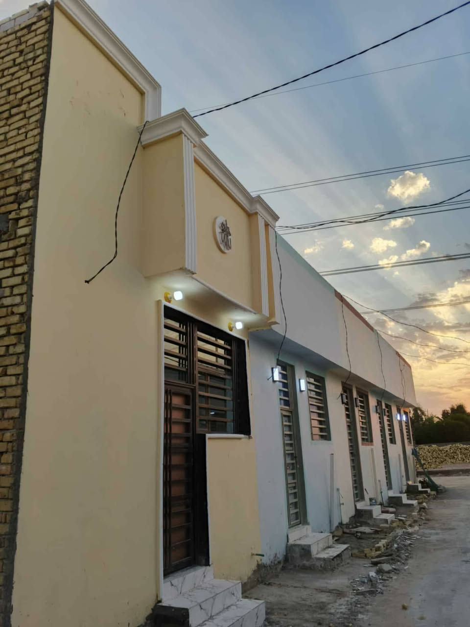 يعلن مكتب ليرموك للعقار 🔆🔅 الـــدار للــــــبـيــع 🔅🔆***********
⚜️ المســــاحة60متر 

. طابو   زراعي وقرار محكمة 🪐
⚜️ العنــــوان ⚜️  النجف //  
         🔆  الــتـــفـــــاصـيــــل  
الـبـنـاء  درجة اوله البيت مامسكون 
(( طـــابق الاول)) يحــتوي علا غرف، 1 وصاله + ومطبخ مفصول+   وصحيات داخل وخارج. 

🔱الــســعـــر  //20مليون. 🥰

             ملاحظة (((توجد كافت المساحات والقطع  )
⚜️        
((للاستفســار مراجعـة المكتب  #_للعقــار_والمقــاولات
العنــوان مكتب اليرموك  العقار مقابل قرية: الغدير اعمـود 282 #مكتب_اليرموك  العقار_

*********** او الاتصال على الارقام.🟡🟡📞📞📞♾
   🔆📞تطبيق وتساب موجود
او مرسله  😊
