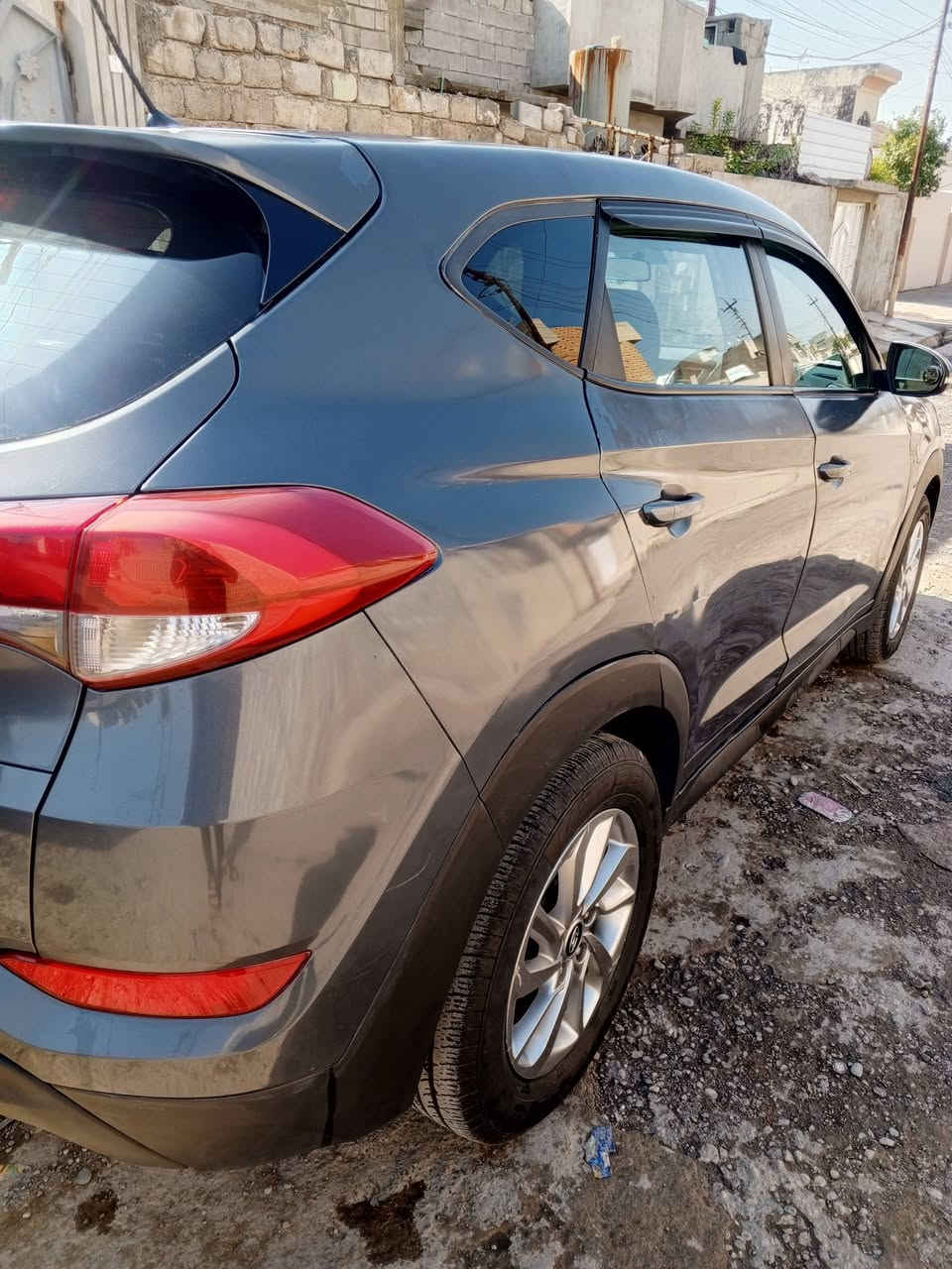 السلام عليكم 
توسان وارد امريكي موديل 2018 رقمها مميز وبأسمي
بيها 4 قطع اني أبيعها حزام . العنوان موصل 
السعر 120 وبيها مجال . الأتصال ***********
